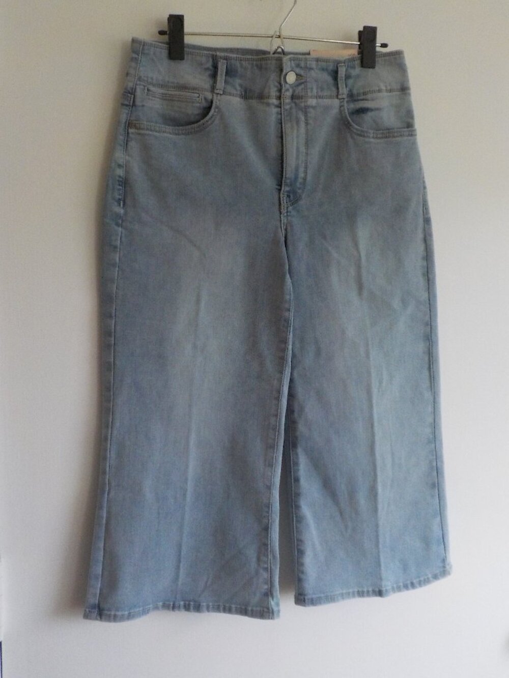 NYDJ Jeans Capri Wide Leg - 10 Petite - NWT - Zip/button, pockets (2243)